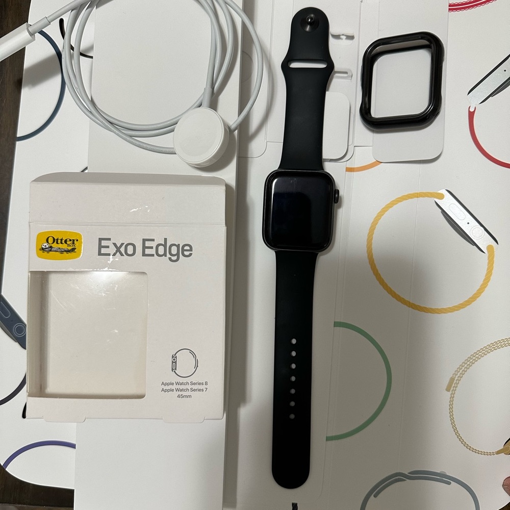 Apple Watch SE 44mm, Colour Midnight Aluminium Case with Black Sport Band